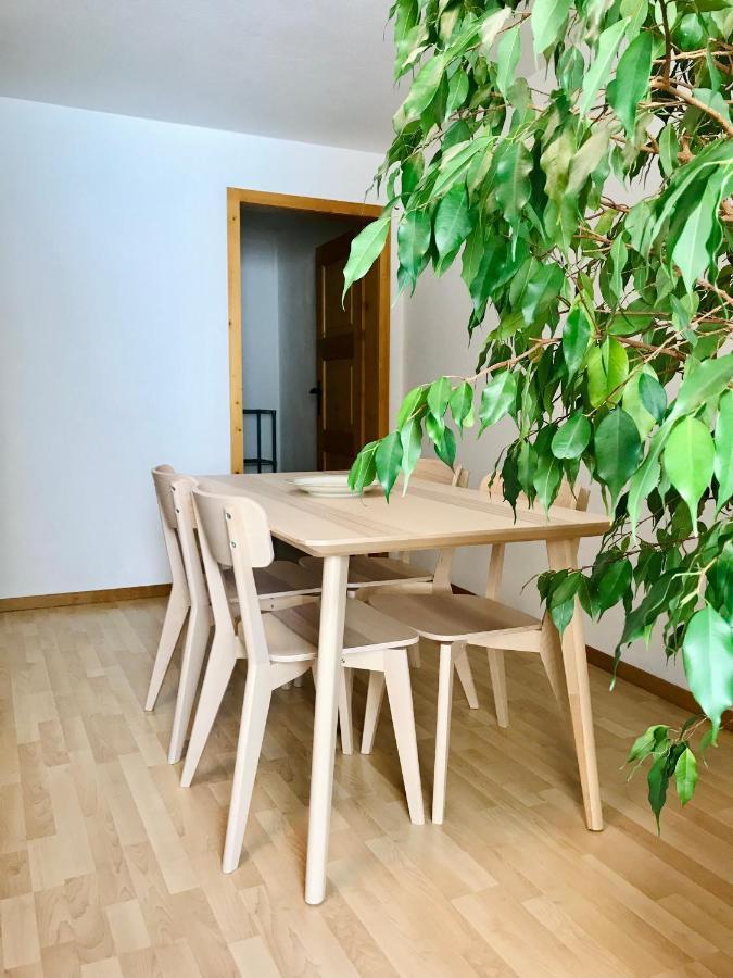 Centrally Located Apartment In Poschiavo Buitenkant foto