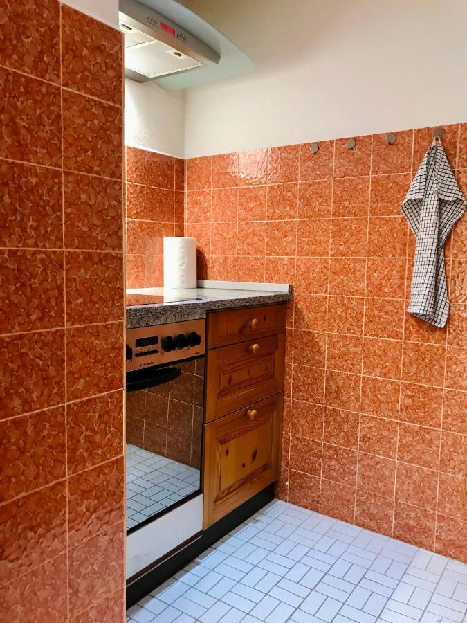 Centrally Located Apartment In Poschiavo Buitenkant foto